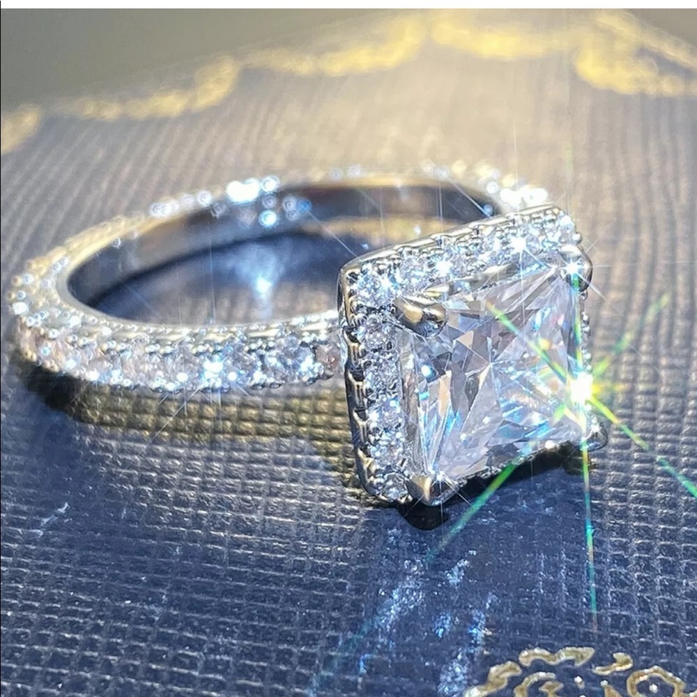 New sterling silver White diamond Jewelry Ring - Picture 2 of 4